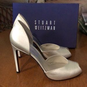 NWB STUART WEITZMAN soft silver peep toe stilettos